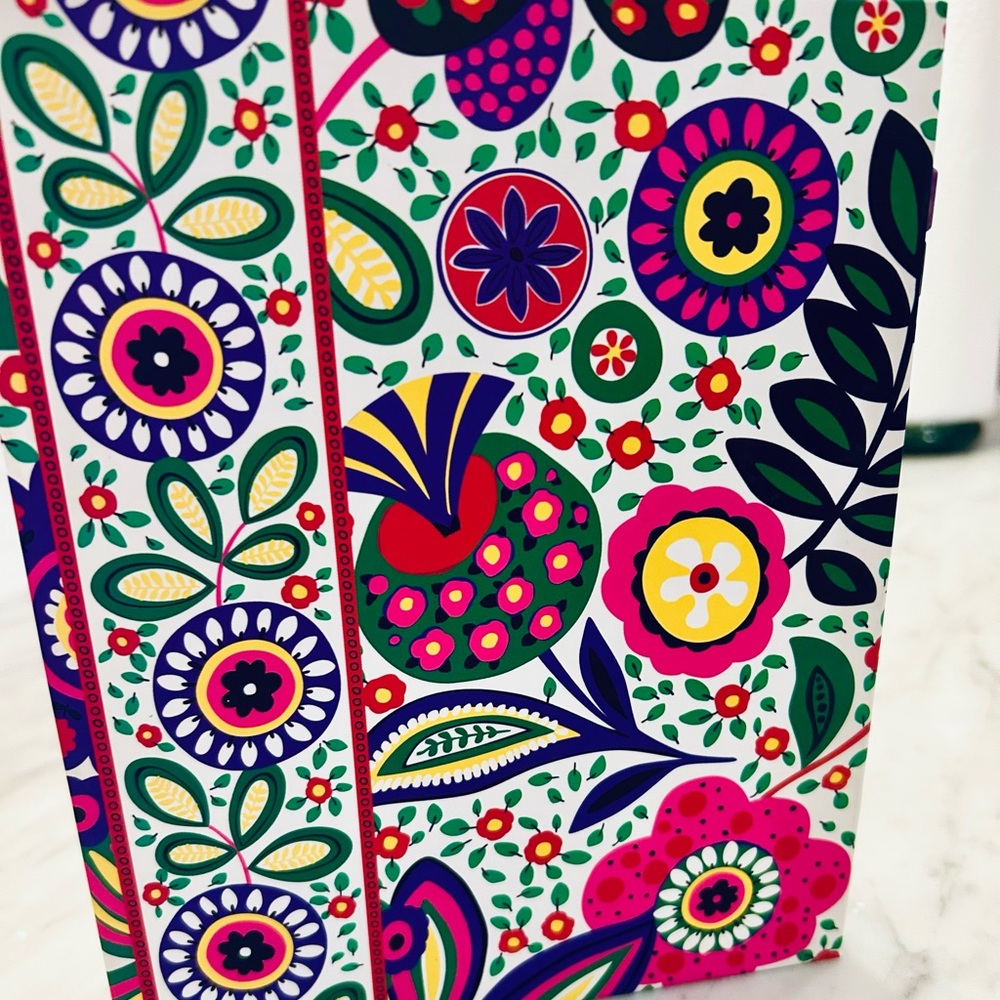 NWOT Vera Bradley Address Book OS